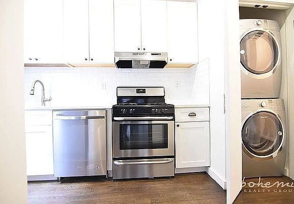 5th image of 3621 Broadway #28
