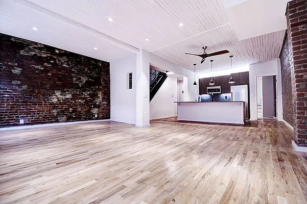 Rented by Urbane Brokerage | media 46