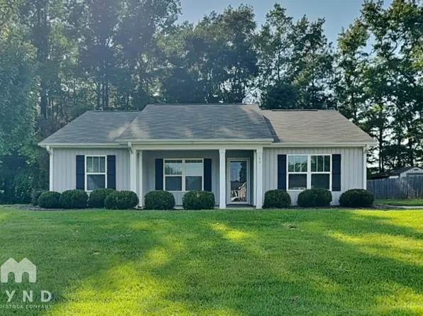 195 Hunters Landing Dr, Smithfield, NC 27577