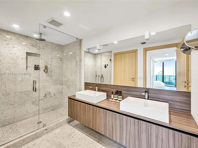 1000 Brickell Plz #4601 — Photo 36