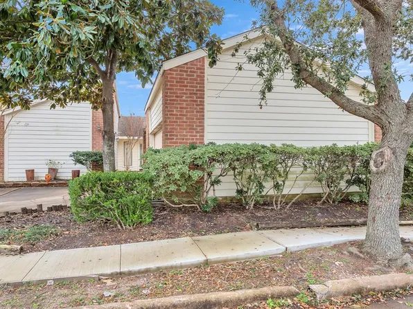 14211 Hillvale Dr, Houston, TX 77077