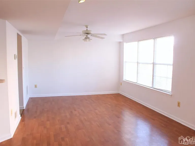 306 Plymouth Rd — Photo 5