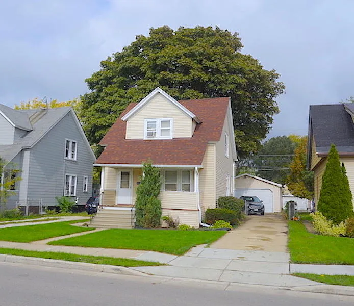 3120 60th St photo 1