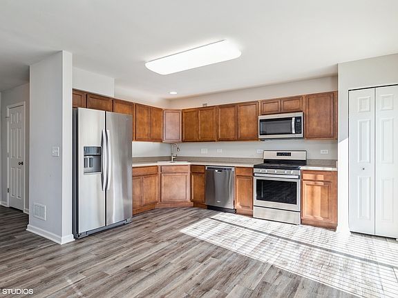 3rd image of 220 Wild Meadow Ln