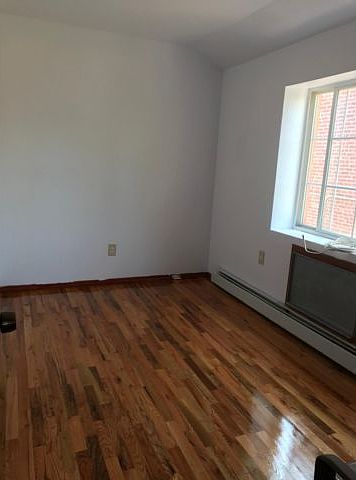 2nd image of 1071 E 92nd St #2