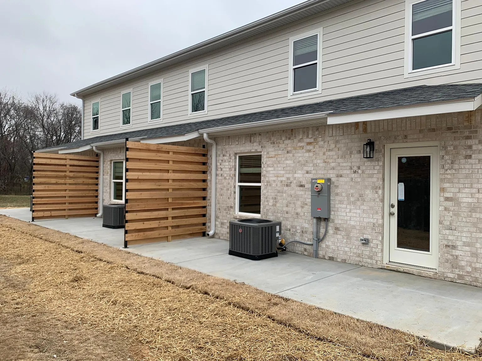 2919 W Walnut St — Photo 3