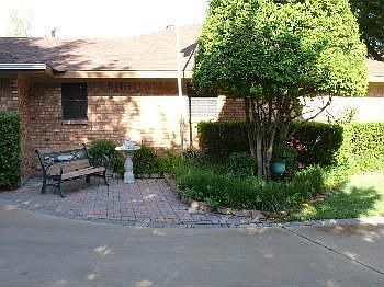 3rd image of 1605 Churchill Dr
