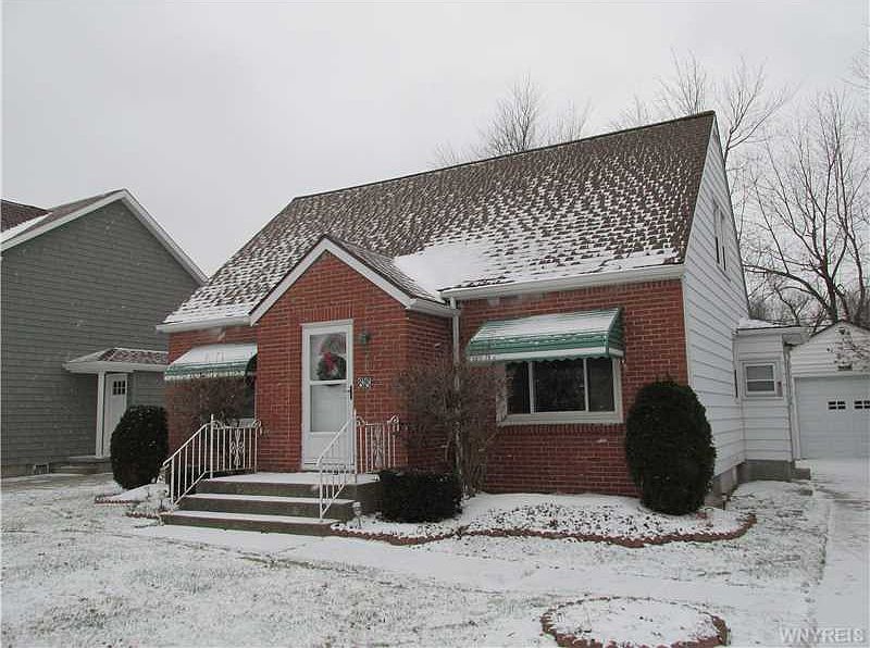1st image of 818 Parker Blvd