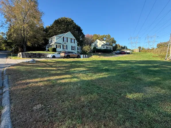 91 Lathrop Rd #1, Uncasville, CT 06382
