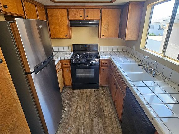 4th image of 343 W 12th St #3
