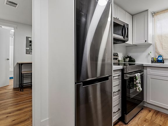 5th image of 610 King St E #14