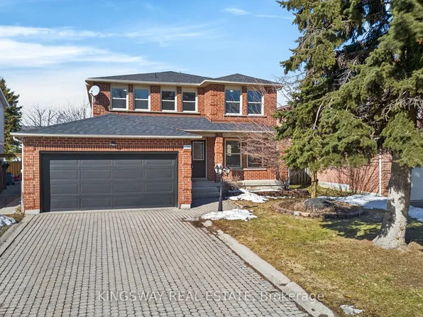 325 Salisbury Ln, Newmarket, ON L3Y 8A6