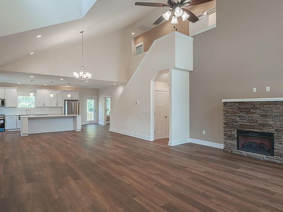 3rd image of 15004 Beacon Ridge Dr