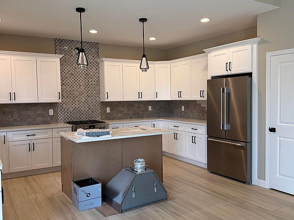 5th image of 2708 W Woods Edge Dr