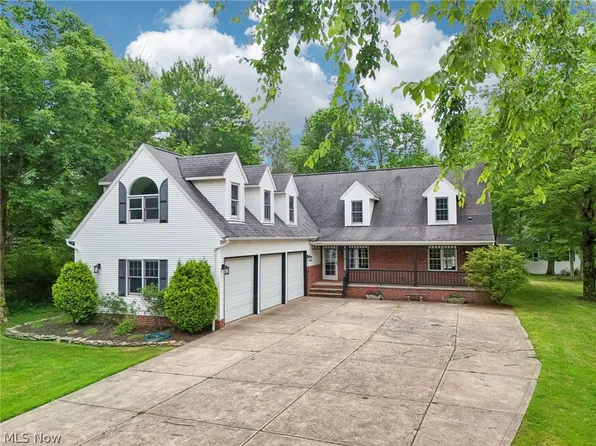 38360 Rogers Rd, Willoughby Hills, OH 44094