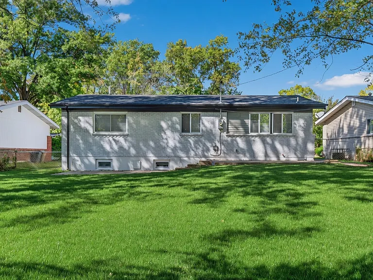 2358 Vorhof Dr — Photo 35