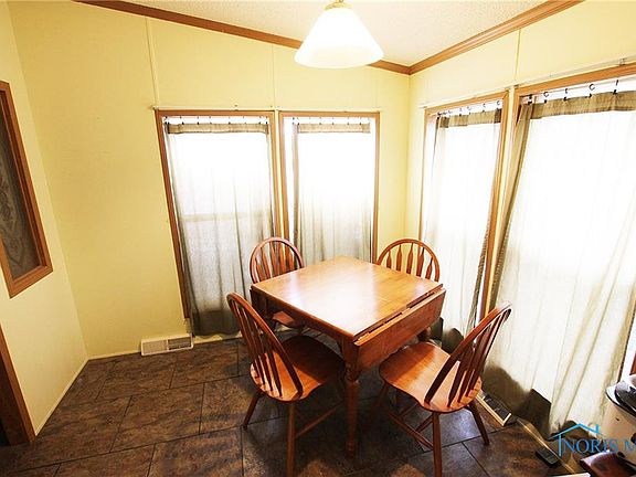 2nd image of 461 W Lytle St Lot 40