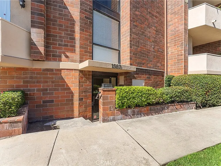 1567 Westholme Ave #4A — Photo 18