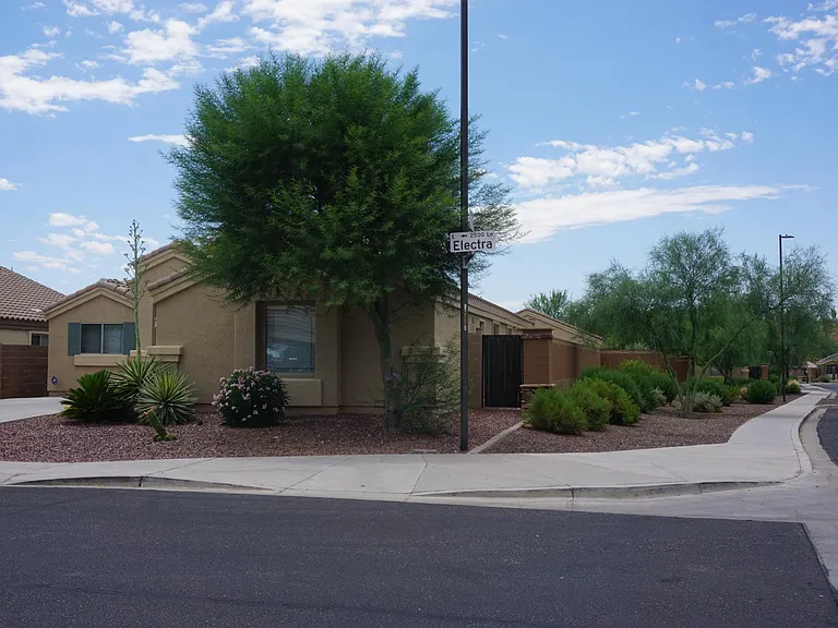 Side View: Corner Lot