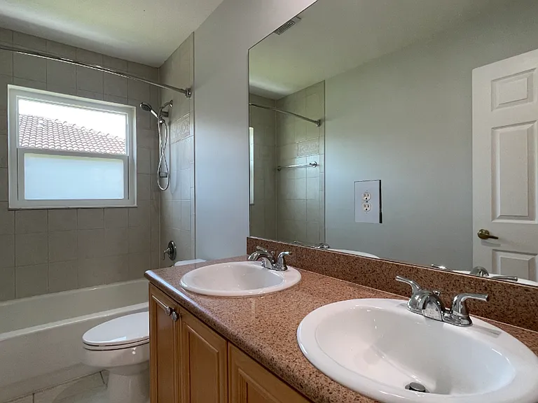 4857 Victoria Cir — Photo 6