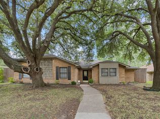 2301 Huntington Dr, Plano, TX 75075