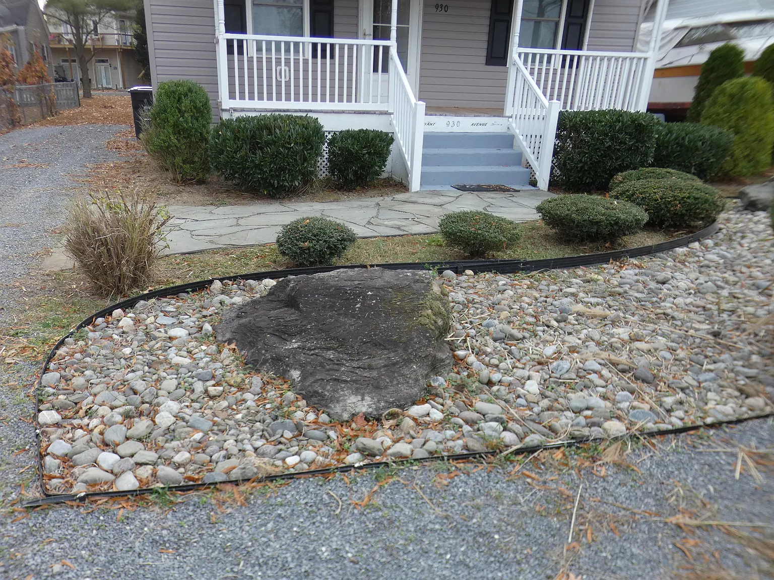 930 Bryant Avenue - 1 — Photo 3