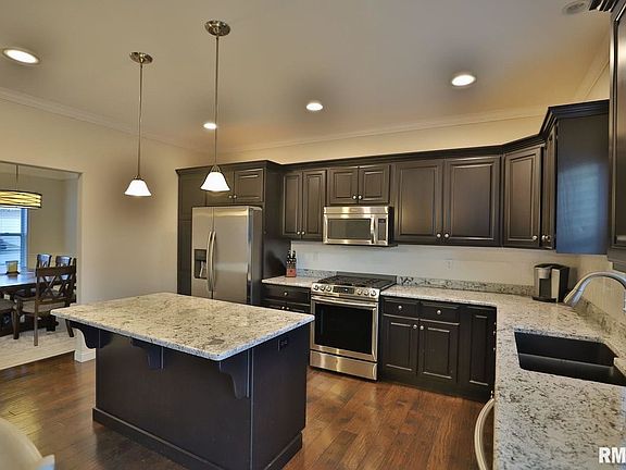 4th image of 6108 W Diversey Ct