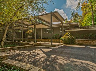 29500 Bolingbrook Road, Pepper Pike, OH 44124