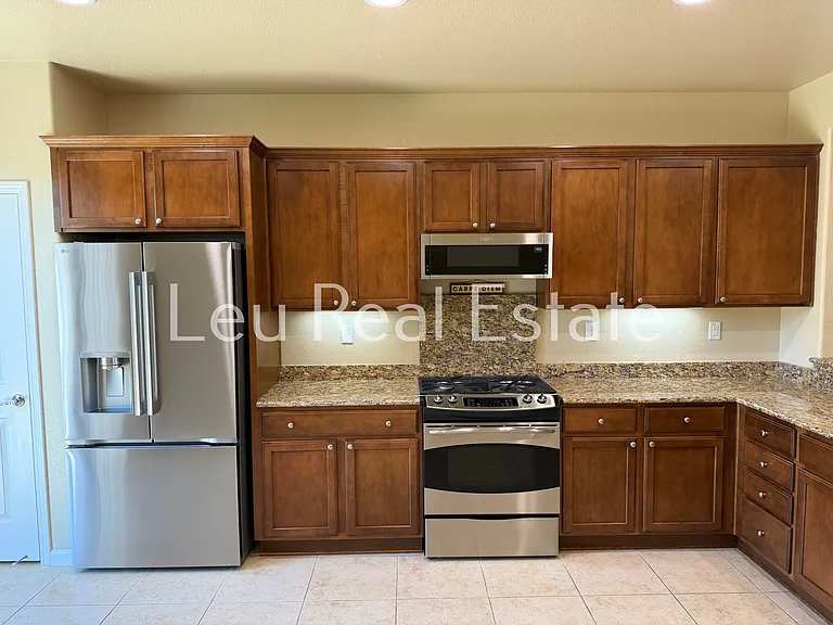 7425 Foxburgh Ct — Photo 4