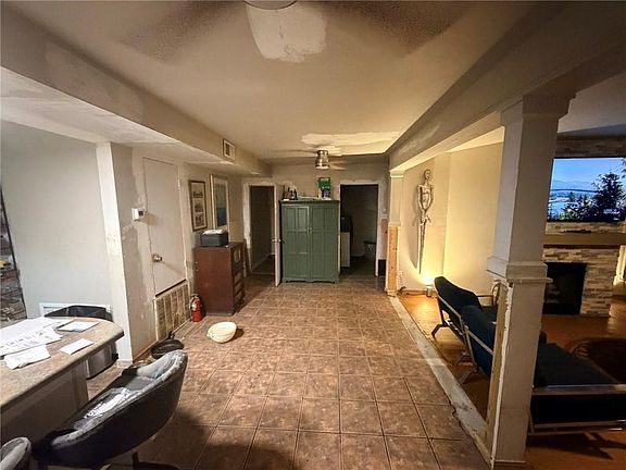 5th image of 1921 Halls Mill Rd