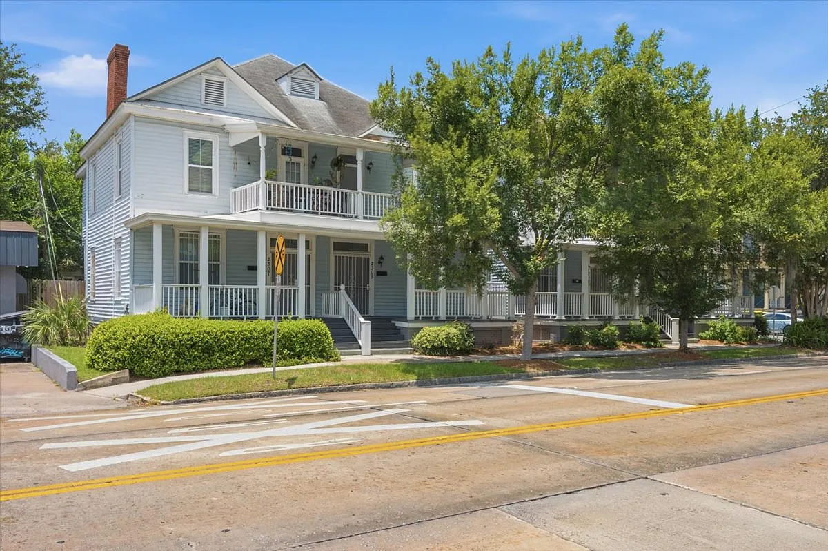 3 bed, 1200 sqft, $2,550 — Photo 1