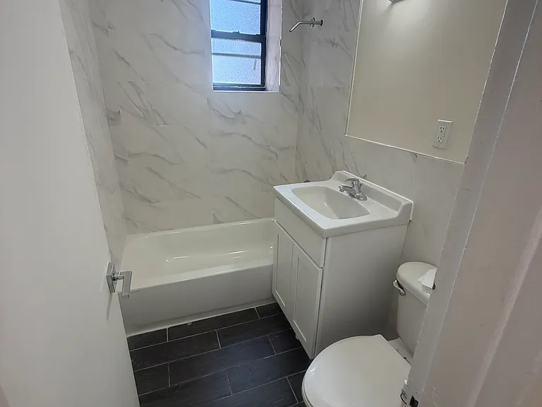 1987 Davidson Ave #3 — Photo 6