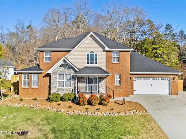 2000 Cascade Falls Ln, Knoxville, TN 37931