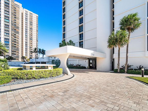3rd image of 5380 N Ocean Drive N #5g