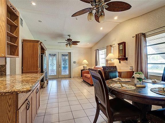 4th image of 2941 SW 13th Ct