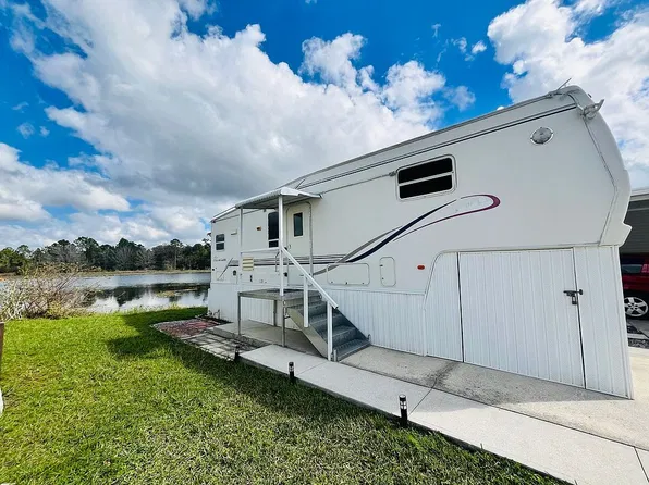 48 Eagle Point N, Osteen, FL 32764