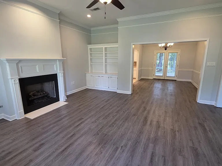 401 Hemlock Dr — Photo 1