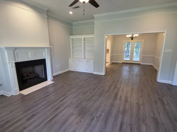 401 Hemlock Dr, Flowood, MS 39232