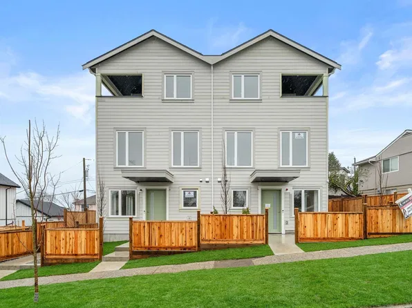 3581 Haida Dr #3, Vancouver, BC V5M 3Y9