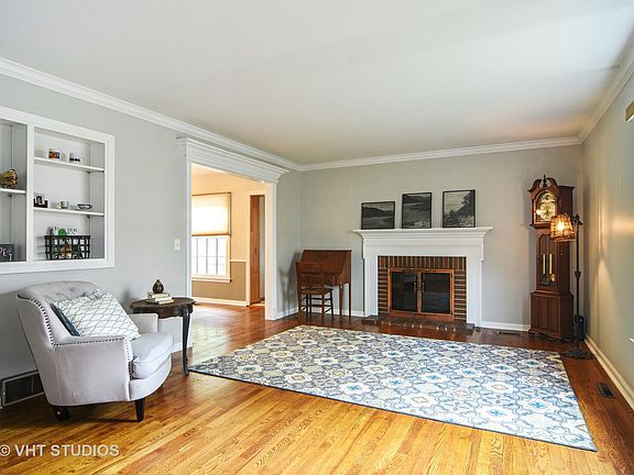 3rd image of 639 S Pine Ave