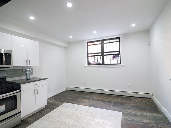 2nd image of 1631 Undercliff Ave #1