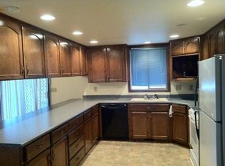 2366 Delta Waters Rd, Medford, OR 97504