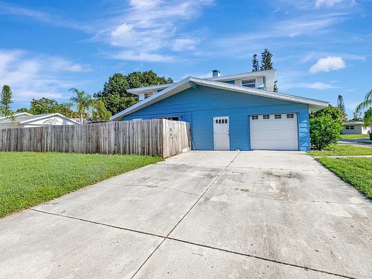 3866 Allenwood St — Photo 3