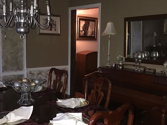 4th image of 1033 Griggs St