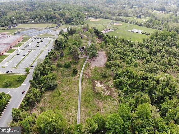 4th image of 410 Norwood Rd