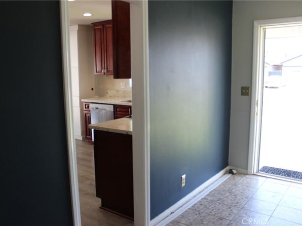 2076 N Diamond St, Orange, CA 92867