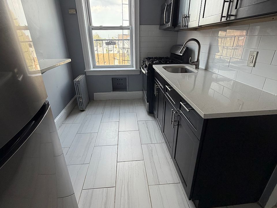 1st image of 130 W 47th St #45D
