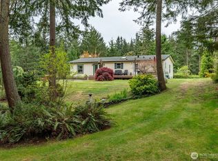 8114 NE Eaglepoint Ln, Kingston, WA 98346