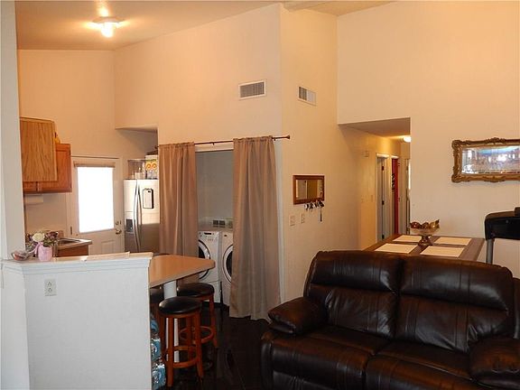 2nd image of 11000 Alba Ln