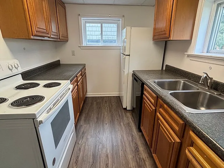 37 Rural Ave — Photo 3